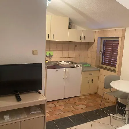 Apartment Pandza *